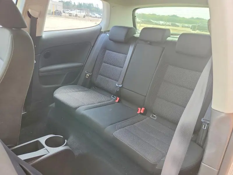 2010 VOLKSWAGEN GOLF   