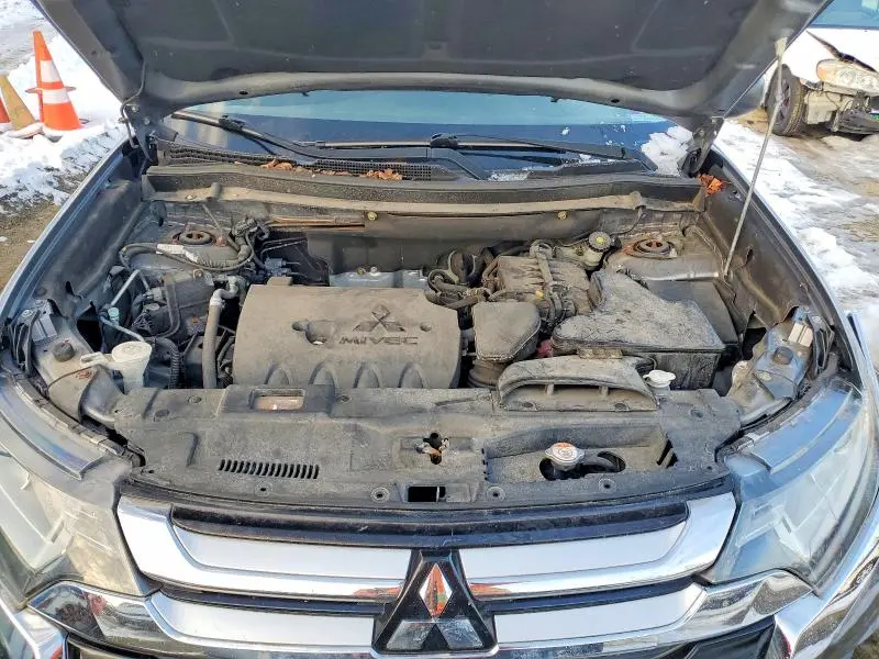 2017 MITSUBISHI OUTLANDER ES  