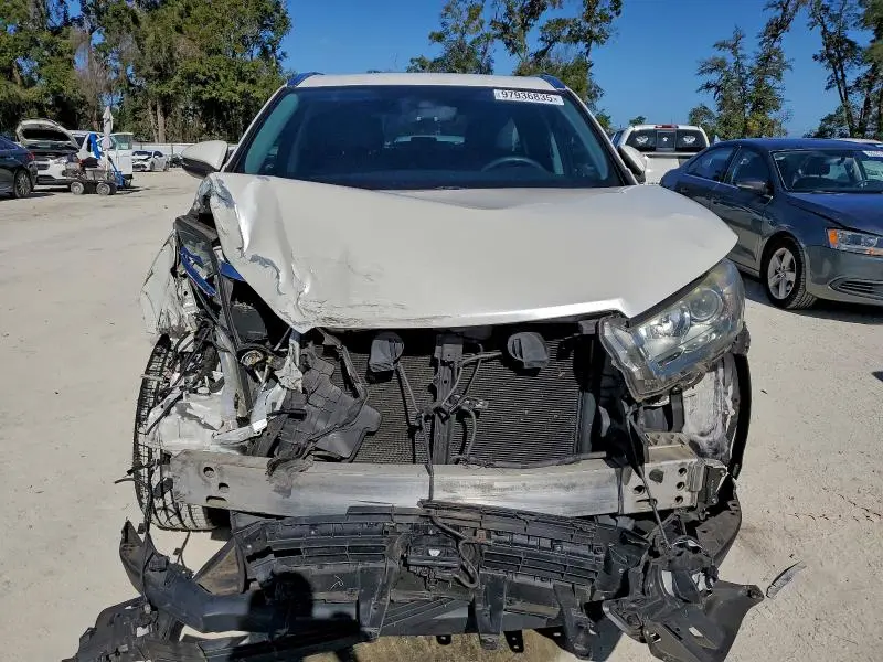 2017 TOYOTA HIGHLANDER SE  