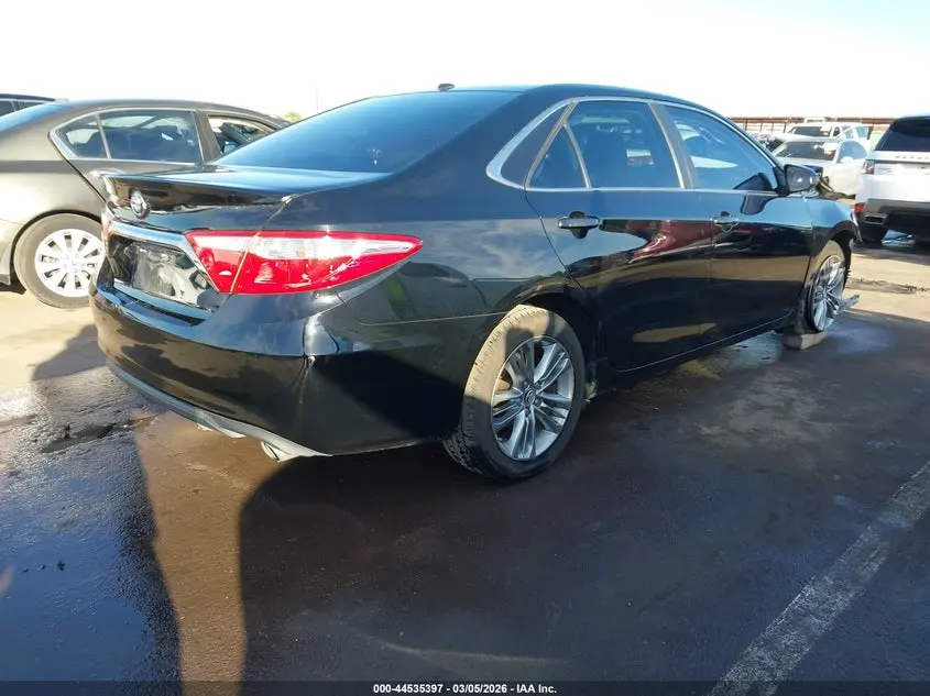 2015 TOYOTA CAMRY SE