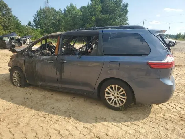 2015 TOYOTA SIENNA XLE  