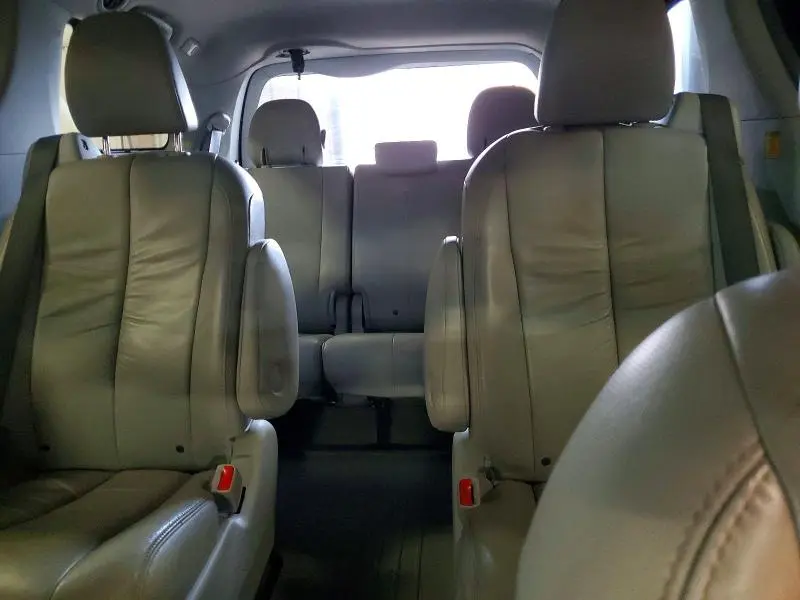 2011 TOYOTA SIENNA XLE 7-PASSENGER  