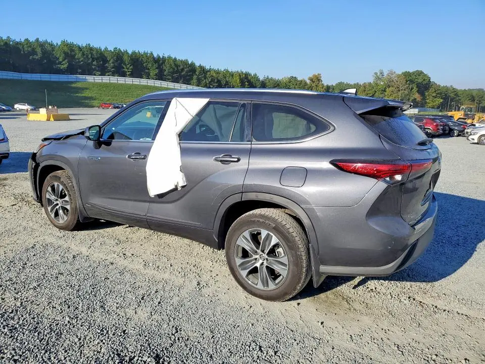 2021 TOYOTA HIGHLANDER HYBRID XLE  