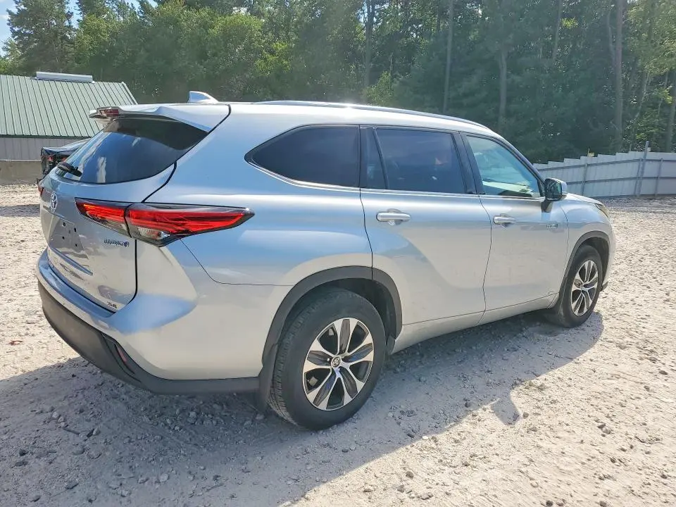 2021 TOYOTA HIGHLANDER HYBRID XLE  