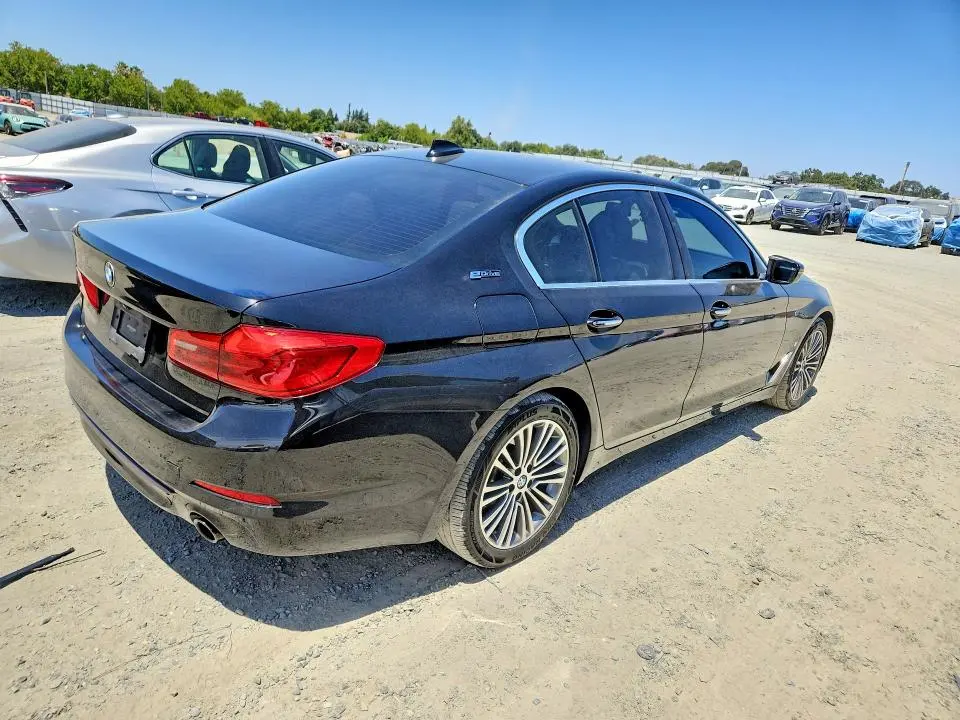 2018 BMW 530E   
