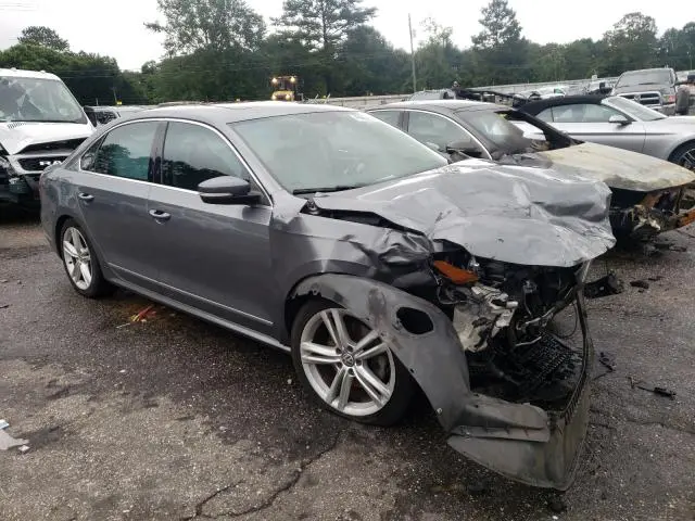 2015 VOLKSWAGEN PASSAT SE