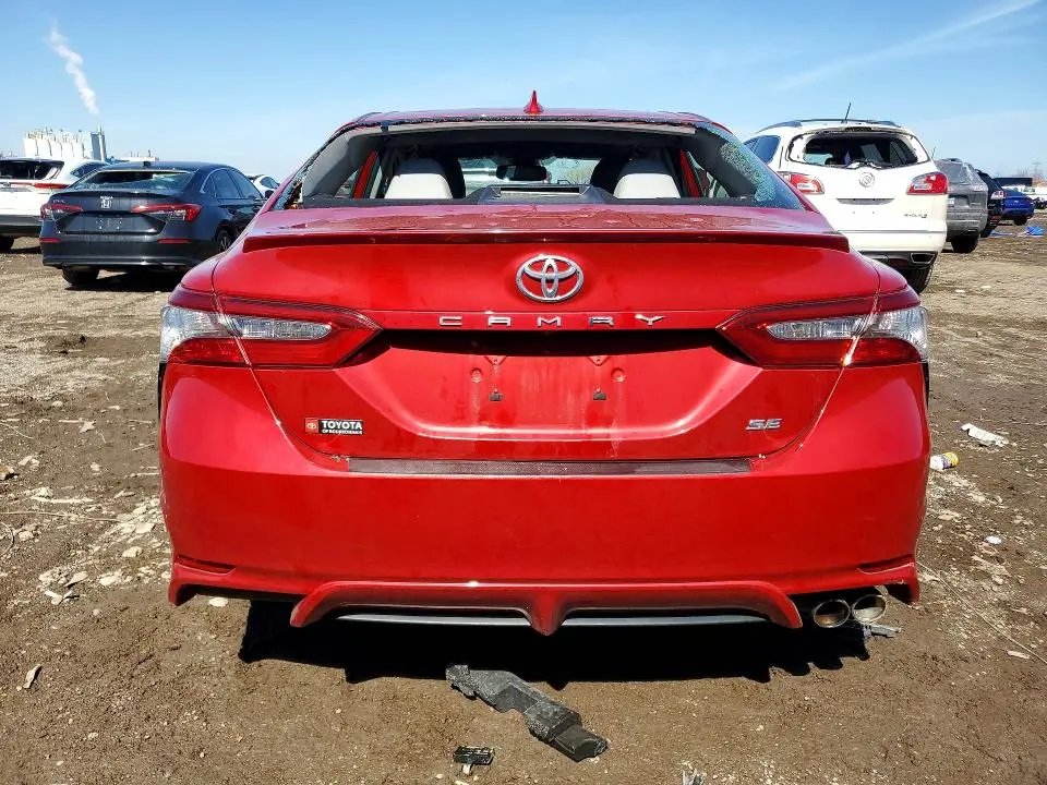 2019 TOYOTA CAMRY SE  