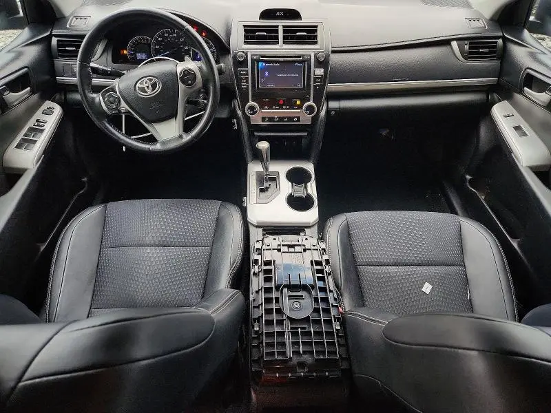 2014 TOYOTA CAMRY SE  