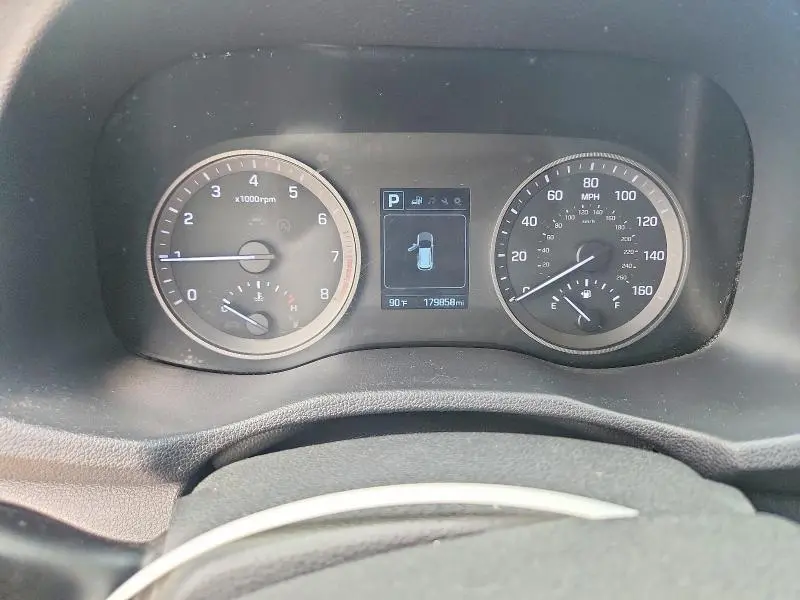 2016 HYUNDAI TUCSON SE  