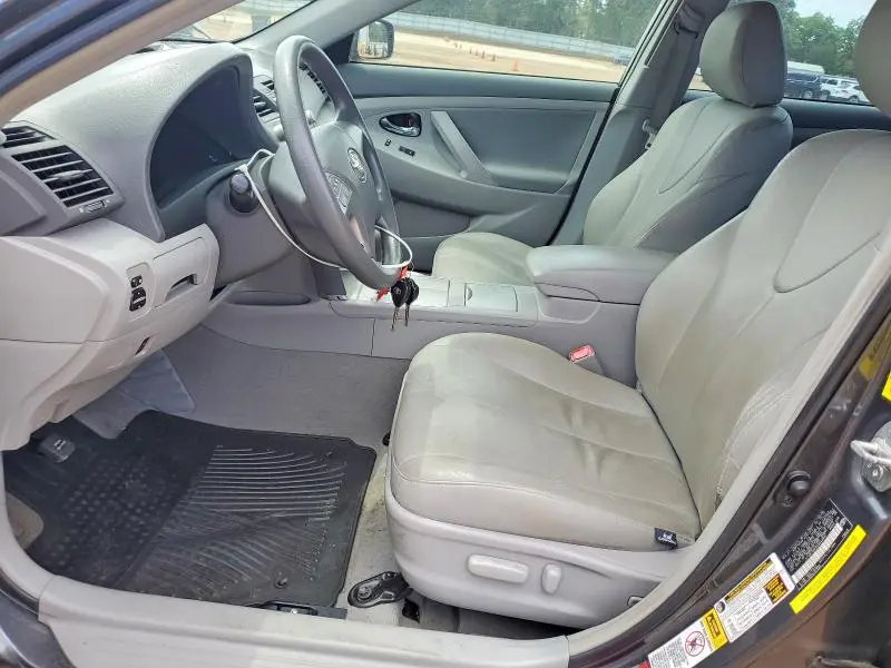 2010 TOYOTA CAMRY LE  