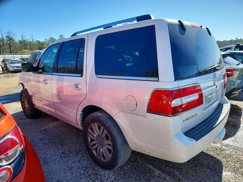 2011 LINCOLN NAVIGATOR   