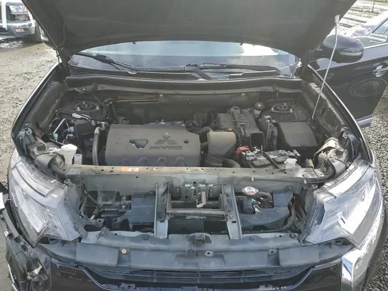 2017 MITSUBISHI OUTLANDER SE  