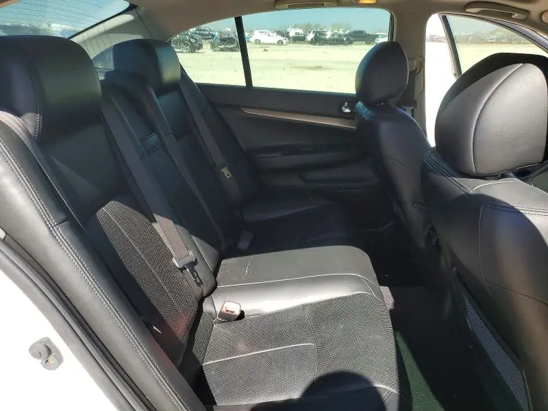 2011 INFINITI G37 BASE  