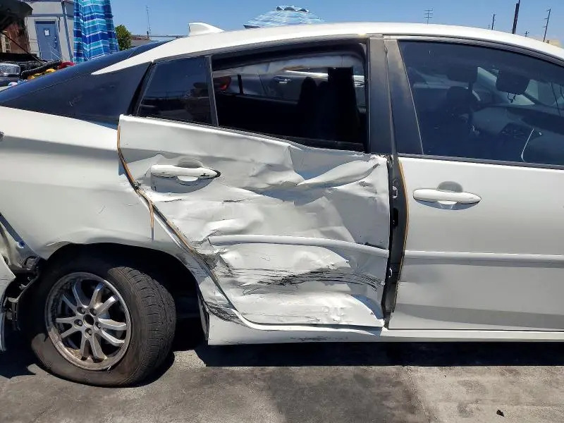 2016 TOYOTA PRIUS THREE  