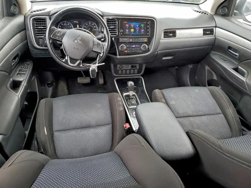 2018 MITSUBISHI OUTLANDER SE  