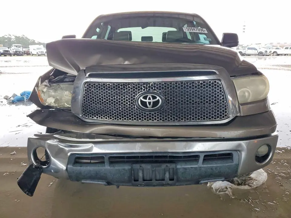 2011 TOYOTA TUNDRA CREWMAX SR5  