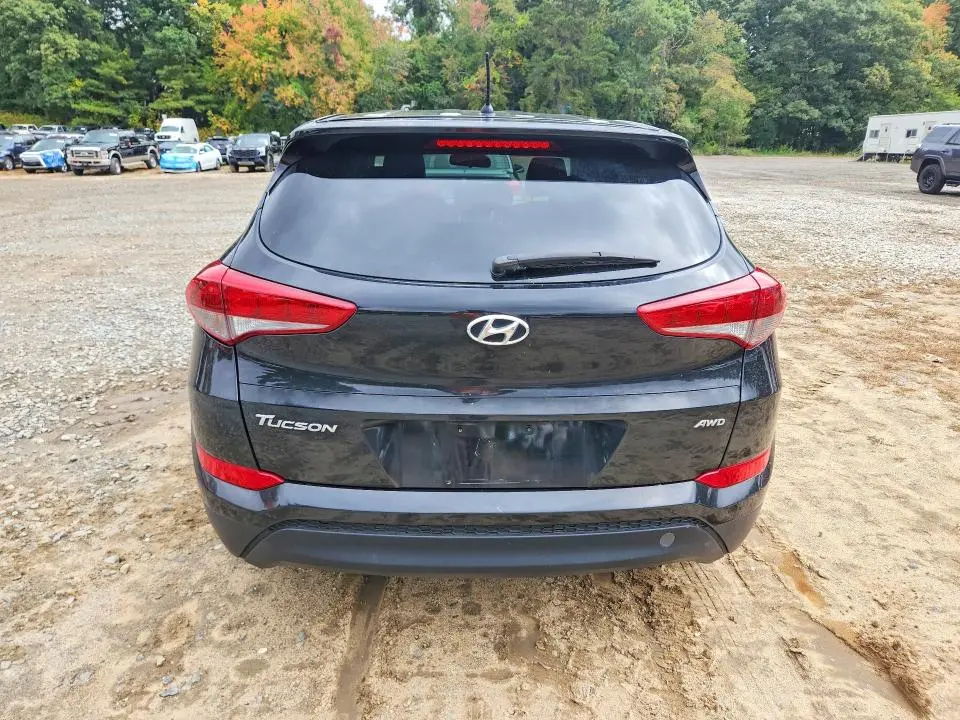 2018 HYUNDAI TUCSON SE  
