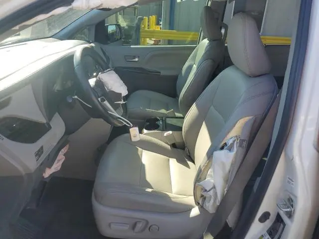 2020 TOYOTA SIENNA XLE 7-PASSENGER  