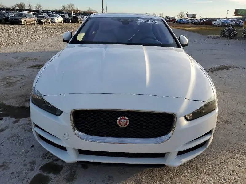 2017 JAGUAR XE PREMIUM  