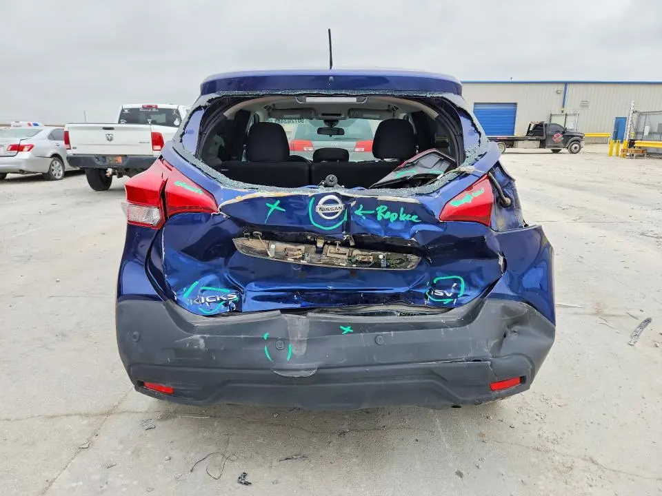2020 NISSAN KICKS SV  