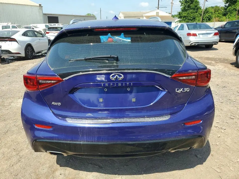 2018 INFINITI QX30 PURE  