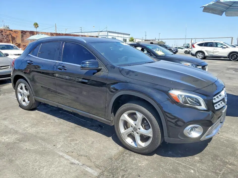 2020 MERCEDES-BENZ GLA 250  