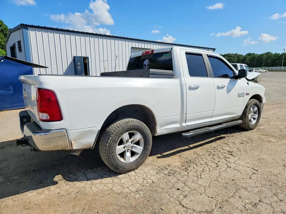 2017 RAM 1500 SLT  