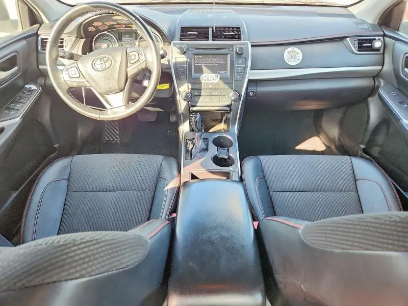 2016 TOYOTA CAMRY SE  
