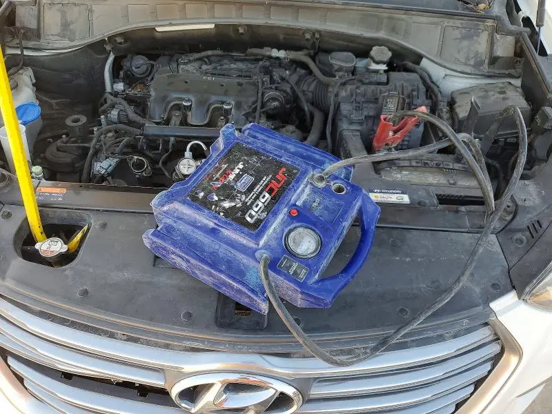 2018 HYUNDAI SANTA FE SE  