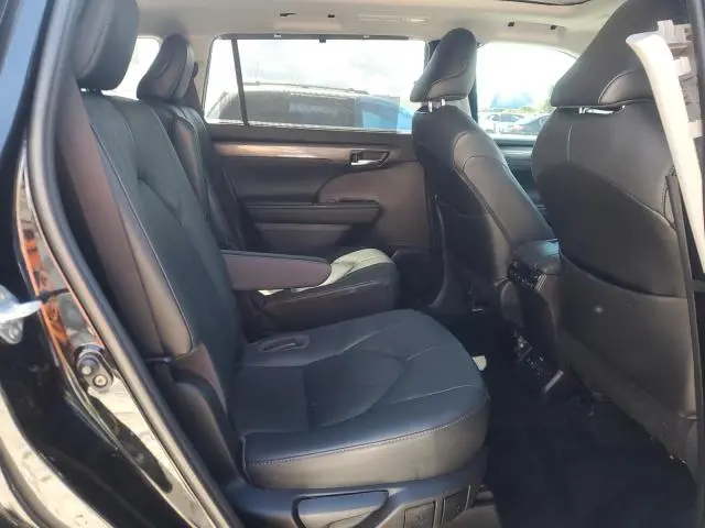 2021 TOYOTA HIGHLANDER PLATINUM  