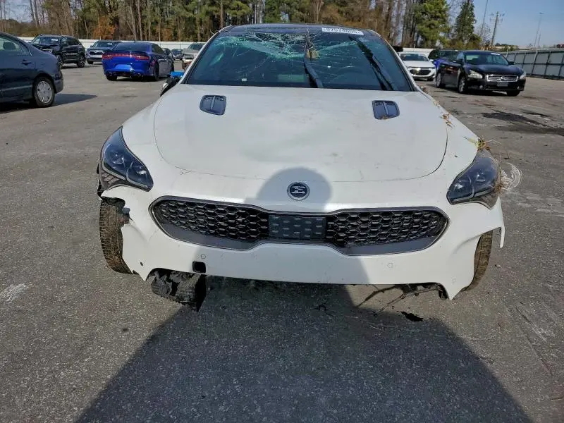 2019 KIA STINGER GT1  