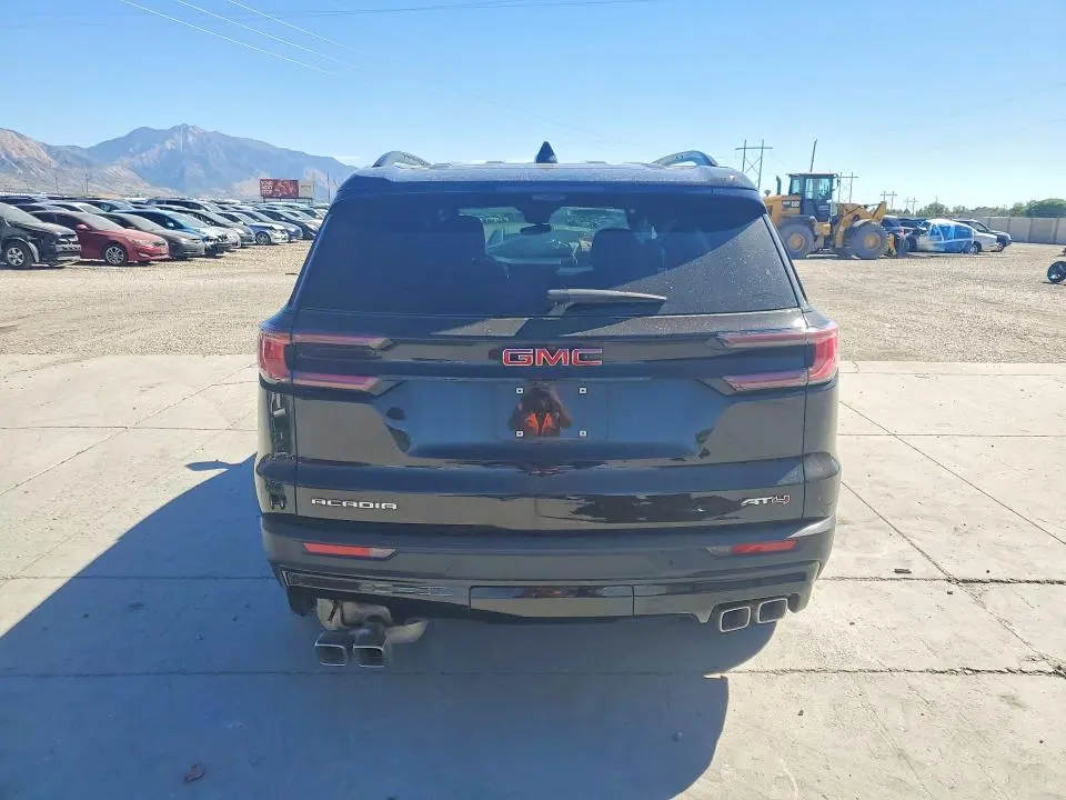 2026 GMC ACADIA AT4  