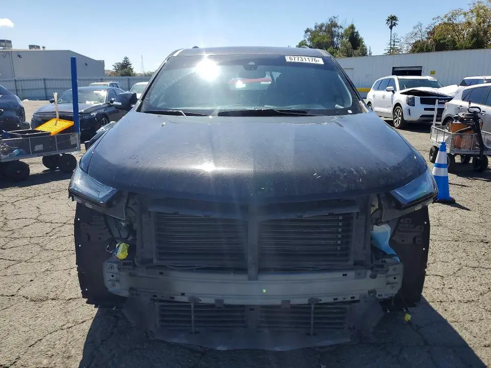 2023 CHEVROLET TRAVERSE LT  