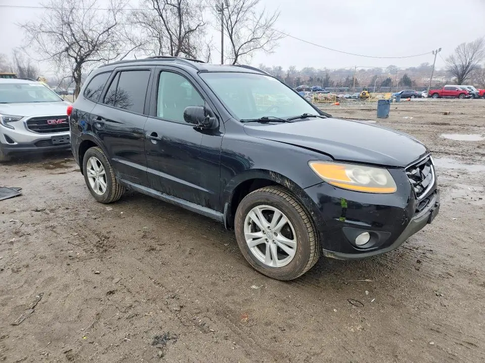 2011 HYUNDAI SANTA FE SE  