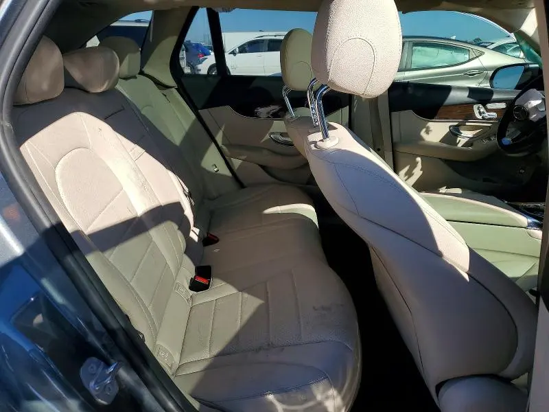 2018 MERCEDES-BENZ GLC 300  