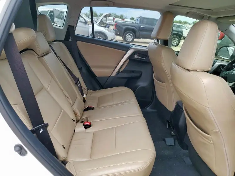 2015 TOYOTA RAV4 XLE  