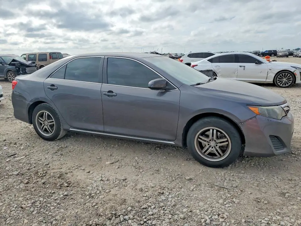 2013 TOYOTA CAMRY LE  