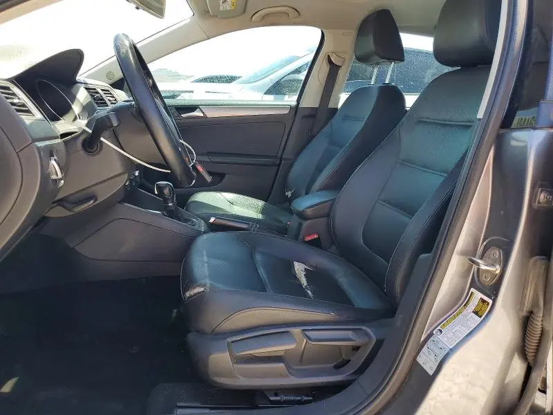 2016 VOLKSWAGEN JETTA SE  