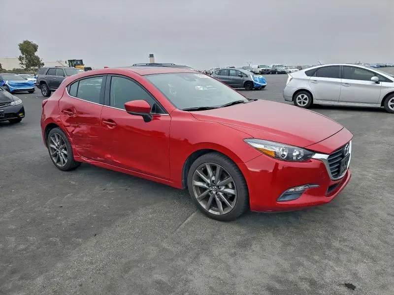 2018 MAZDA 3 TOURING  