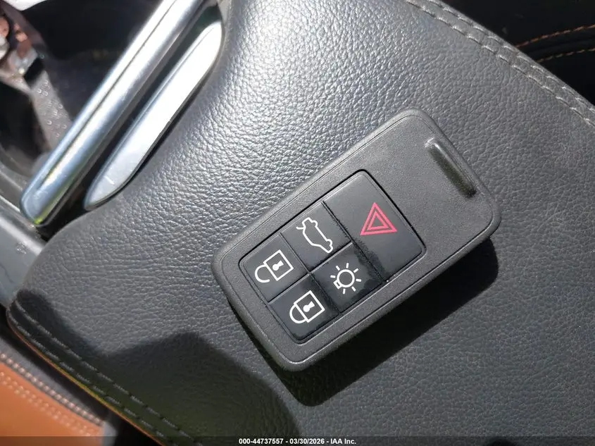 2015 VOLVO V60 CROSS COUNTRY T5 PLATINUM