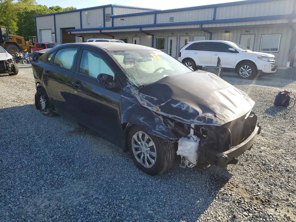 2022 KIA FORTE FE  