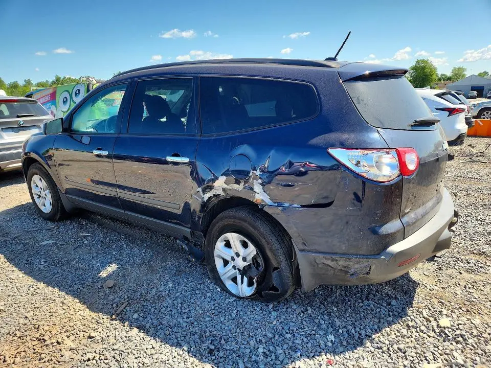 2010 CHEVROLET TRAVERSE LS  