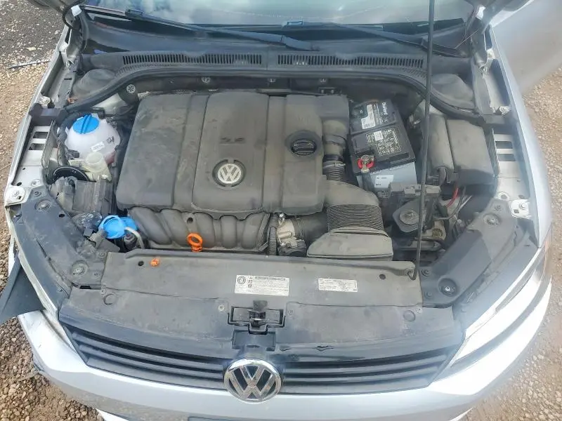 2012 VOLKSWAGEN JETTA SE  