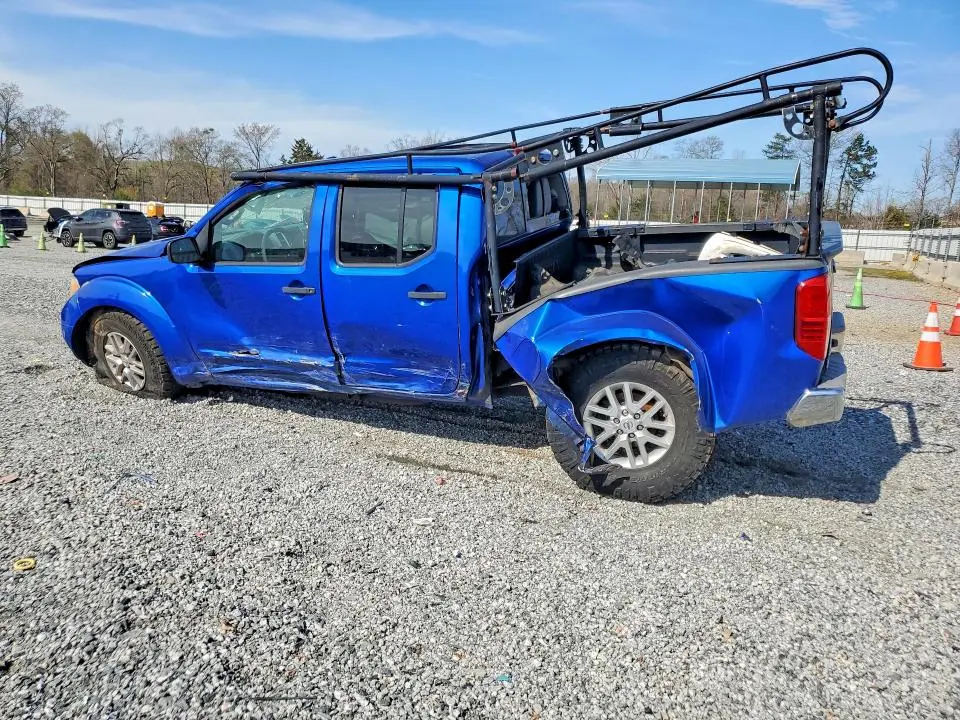 2015 NISSAN FRONTIER SV  