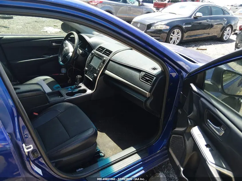 2016 TOYOTA CAMRY SE