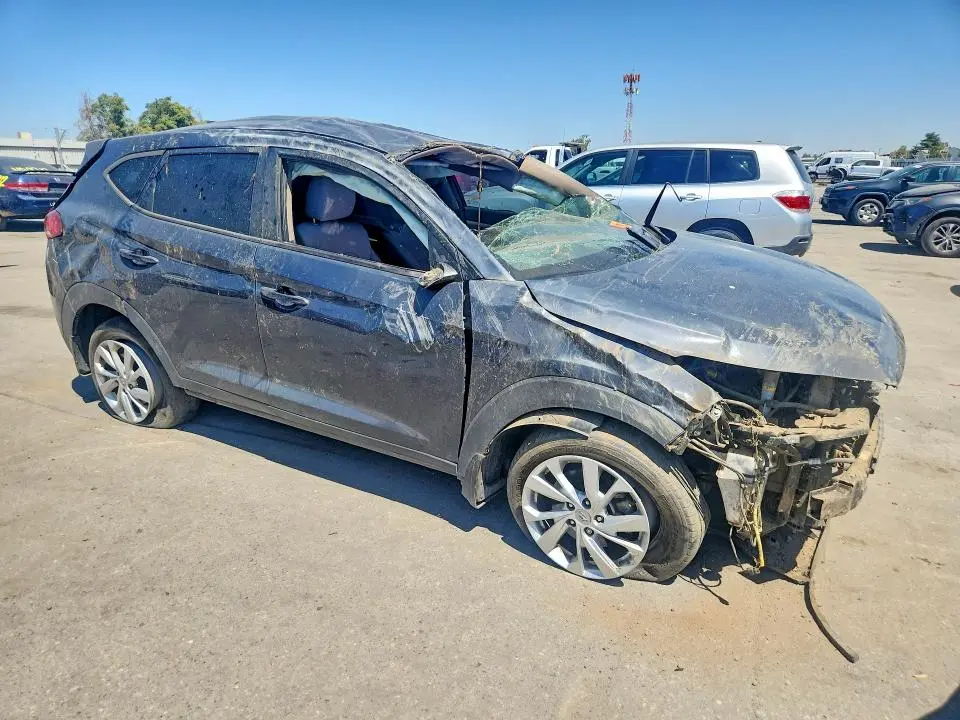 2020 HYUNDAI TUCSON SE  