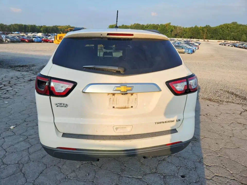 2014 CHEVROLET TRAVERSE LS  