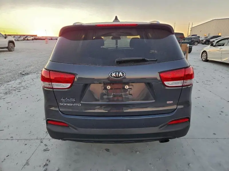 2018 KIA SORENTO LX  