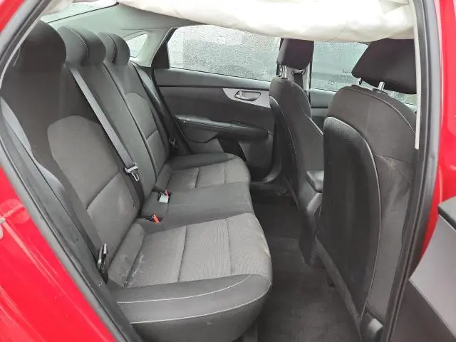 2023 KIA FORTE LX  