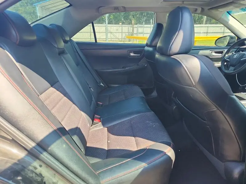 2017 TOYOTA CAMRY SE  